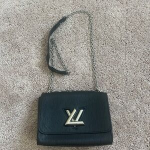 Louis Vuitton Twist MM bag in black Epi leather with silver-tone hardware
